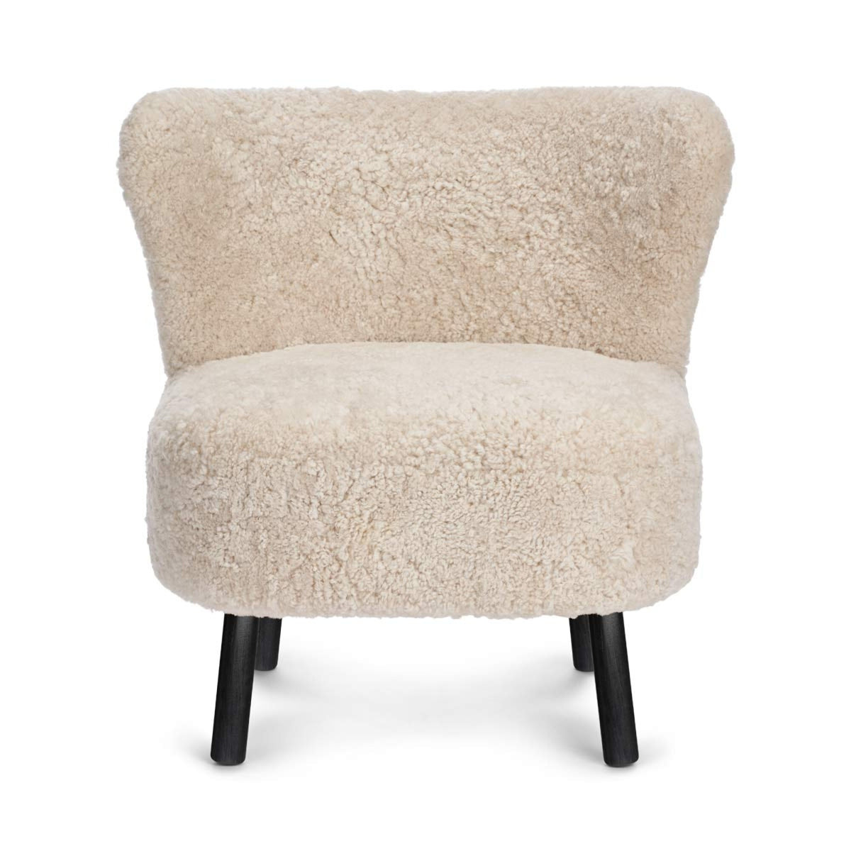 Emil Lounge Chair | Lyhyt villa Helmi / Mustat pyökkijalat