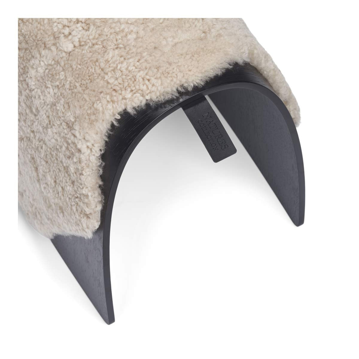 Sheep Stool -päällinen | Lyhyt villa Helmi / 67x30 cm