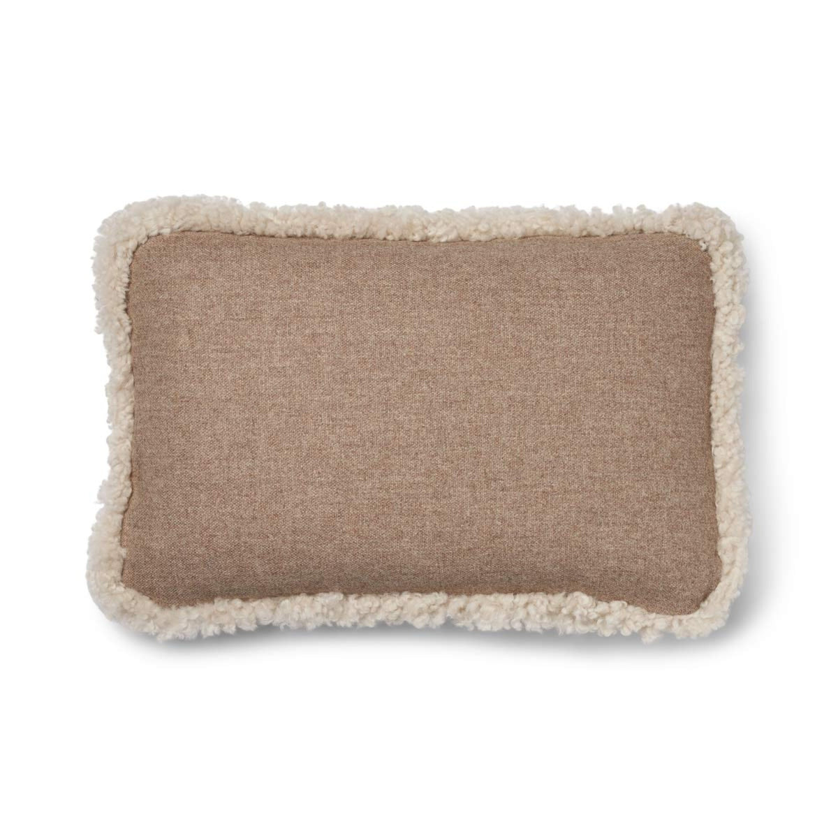 Lyhyen villan lampaannahkareunuksella koristeltu villatyyny | SW-reunus | 52x52 cm | 34x52 cm Beige/Helmi / 34x52 cm