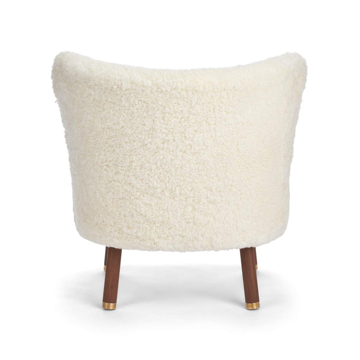 Emil Lounge Chair | Lyhyt villa Norsunluu / Pähkinäpuujalat messingillä