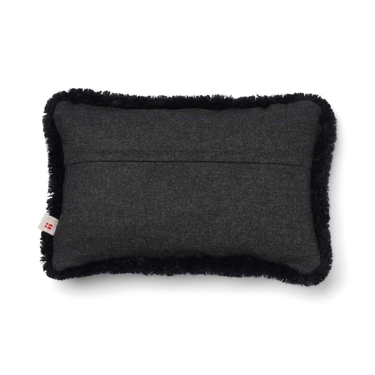Lyhyen villan lampaannahkareunuksella koristeltu villatyyny | SW-reunus | 52x52 cm | 34x52 cm Hiili/Musta / 34x52 cm