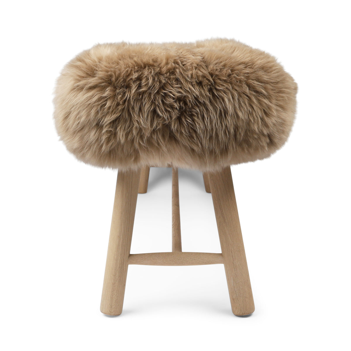 Theo-penkki | Uusiseelantilainen pitkä villa lampaannahka | 140x35x45 cm Taupe / Tammijalat