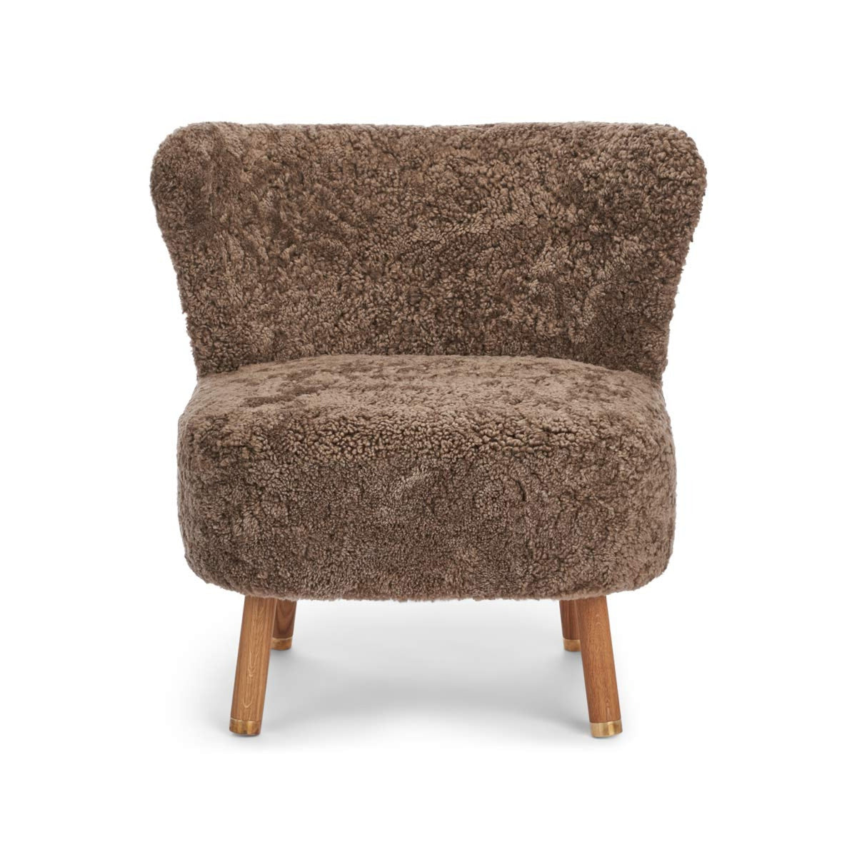 Emil Lounge Chair | Lyhyt villa Taupe / Tammijalat messingillä