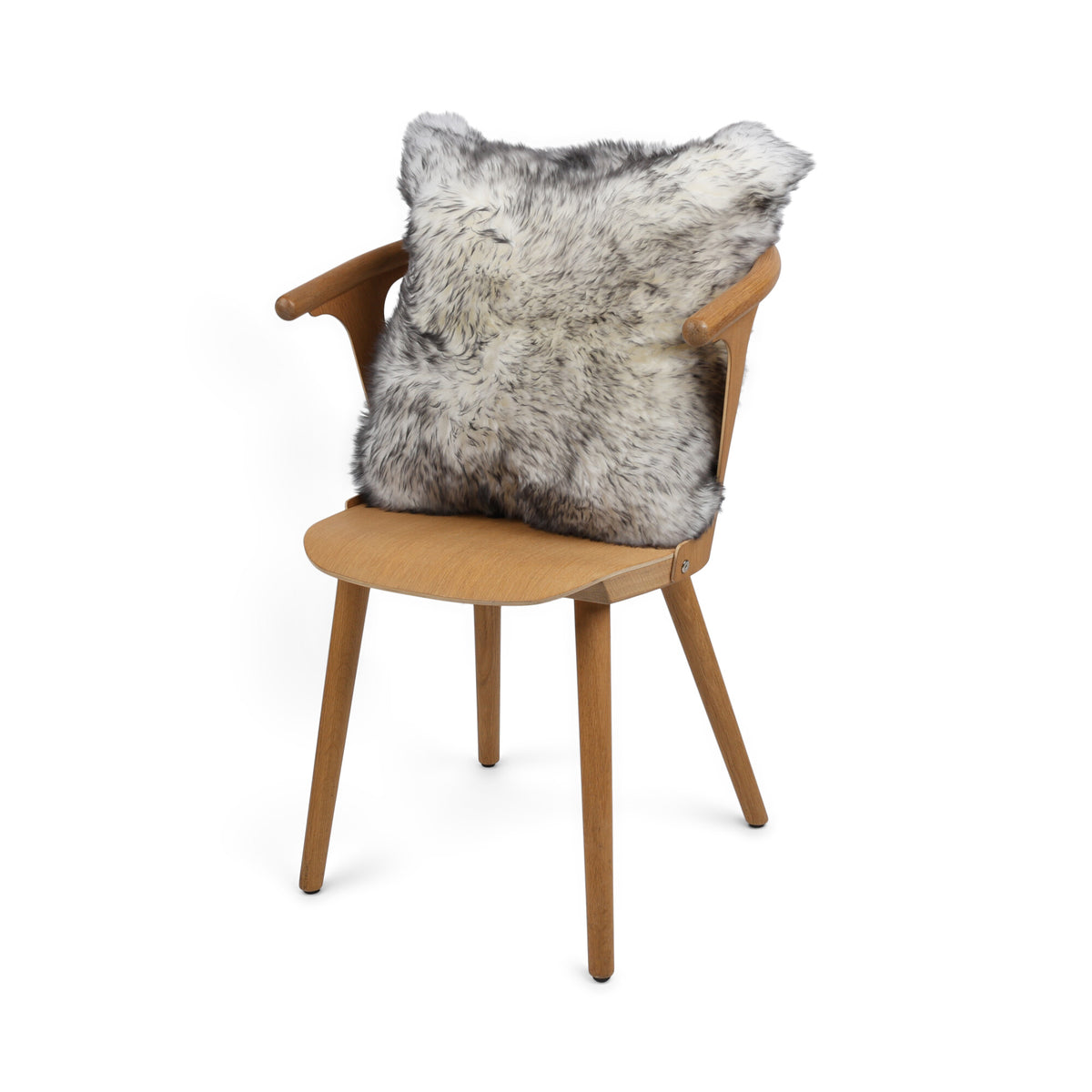 Lampaannahkatyyny | Pitkä villa | Uusi-Seelanti | 50x50 cm Mustat kärjet