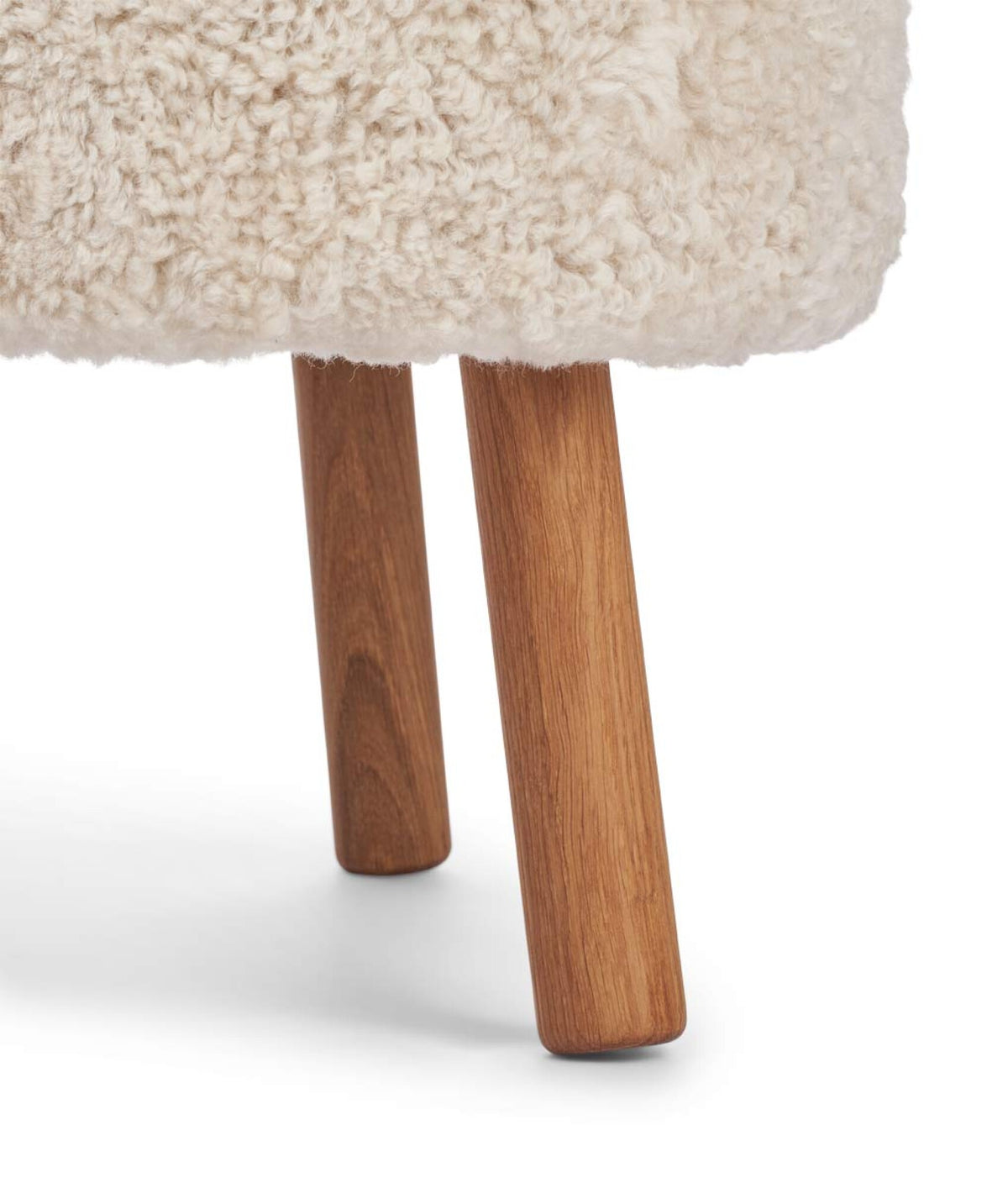 Emil Lounge Chair | Lyhyt villa Helmi / Tammijalat