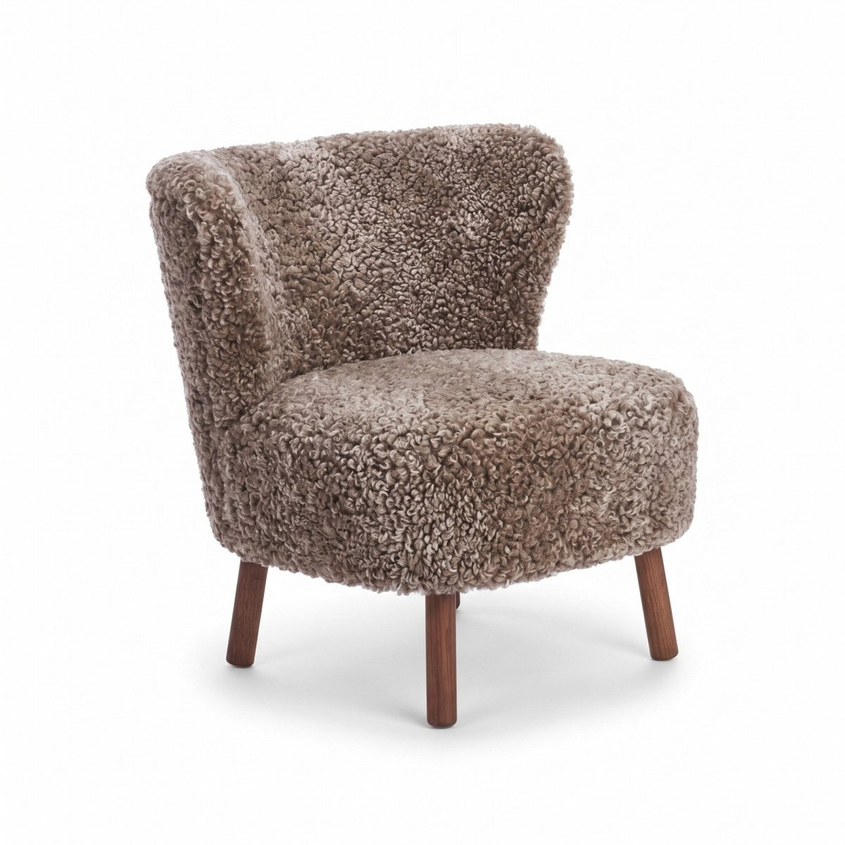 Emil Lounge Chair | Lyhyt villa Cappuccino / Pähkinäpuujalat