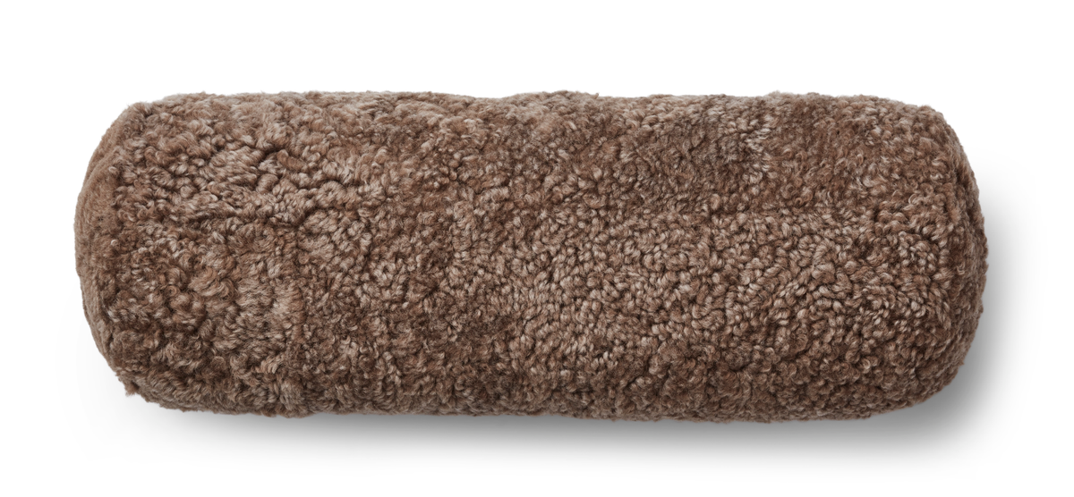 Bolster-tyyny | Lyhyt villa | Lampaannahka | D20xL52 cm Taupe