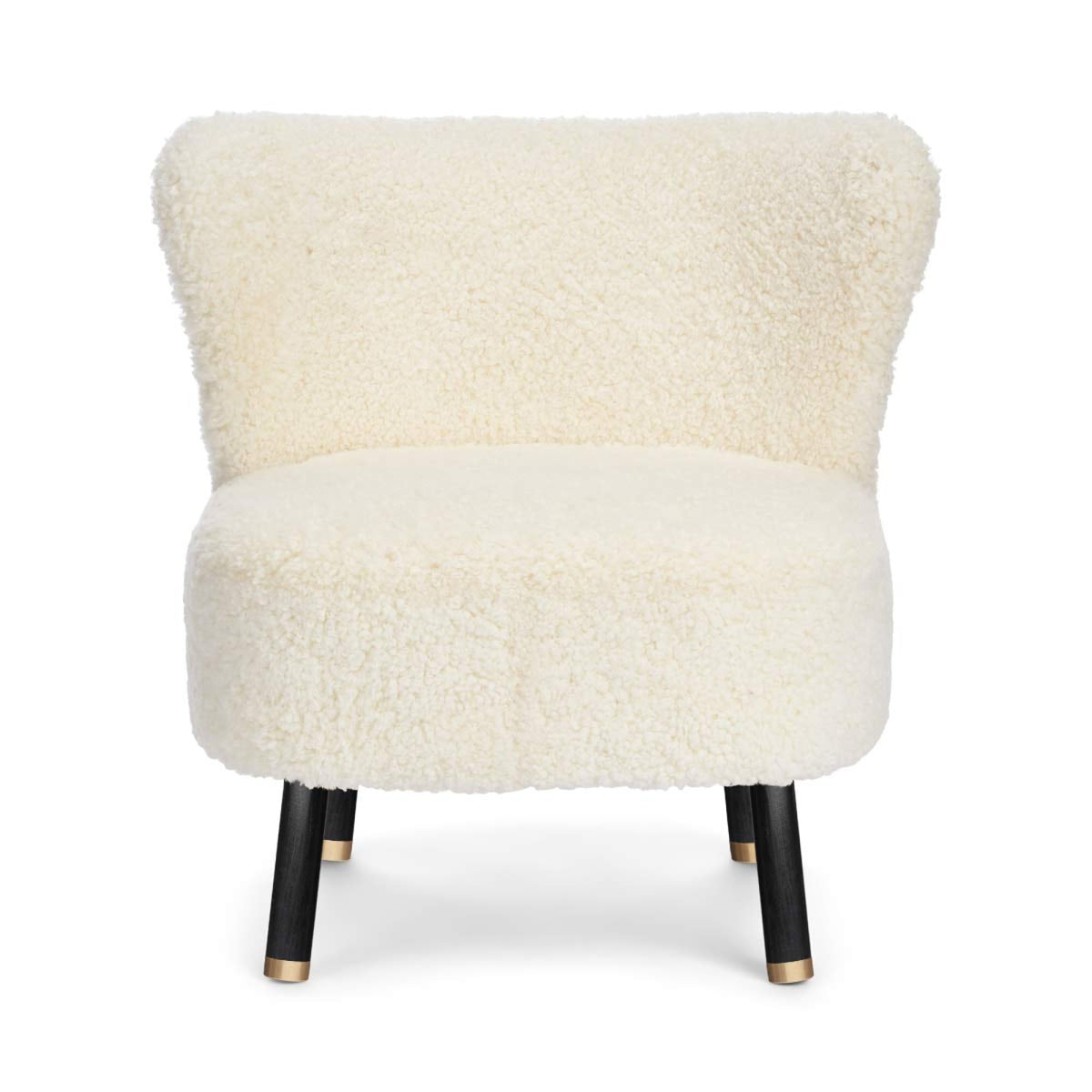Emil Lounge Chair | Lyhyt villa Norsunluu / Mustat pyökkijalat messingillä