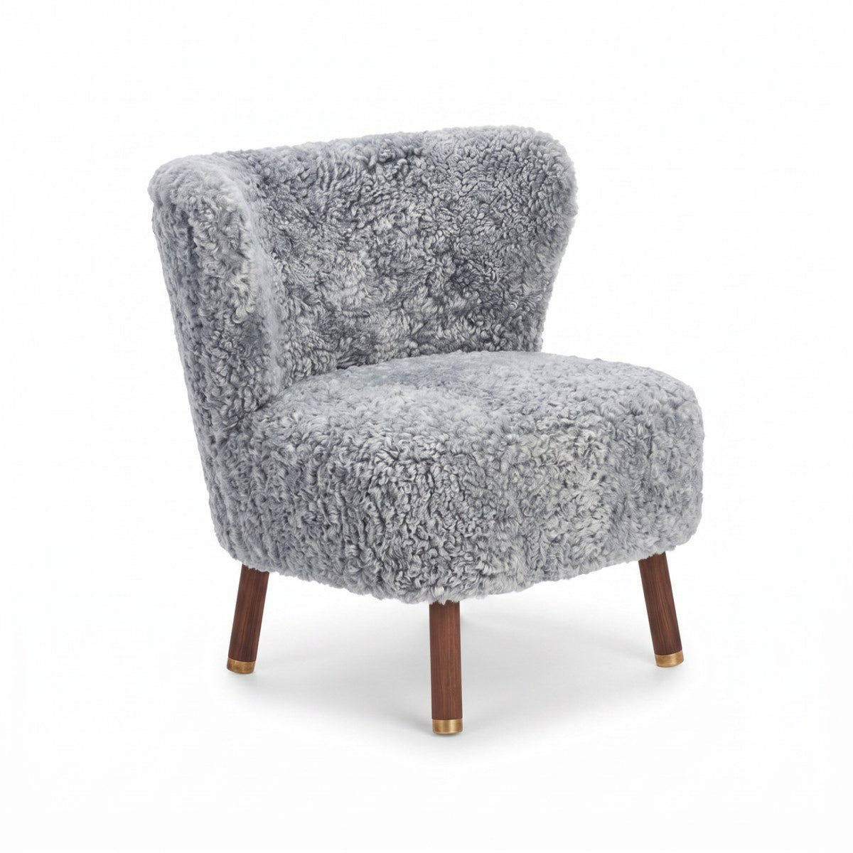 Emil Lounge Chair | Lyhyt villa Vaaleanharmaa / Pähkinäpuujalat messingillä