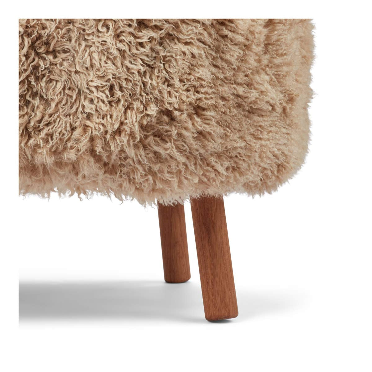 Emil Lounge Chair | Pitkä Villa Hunaja / Tammijalat