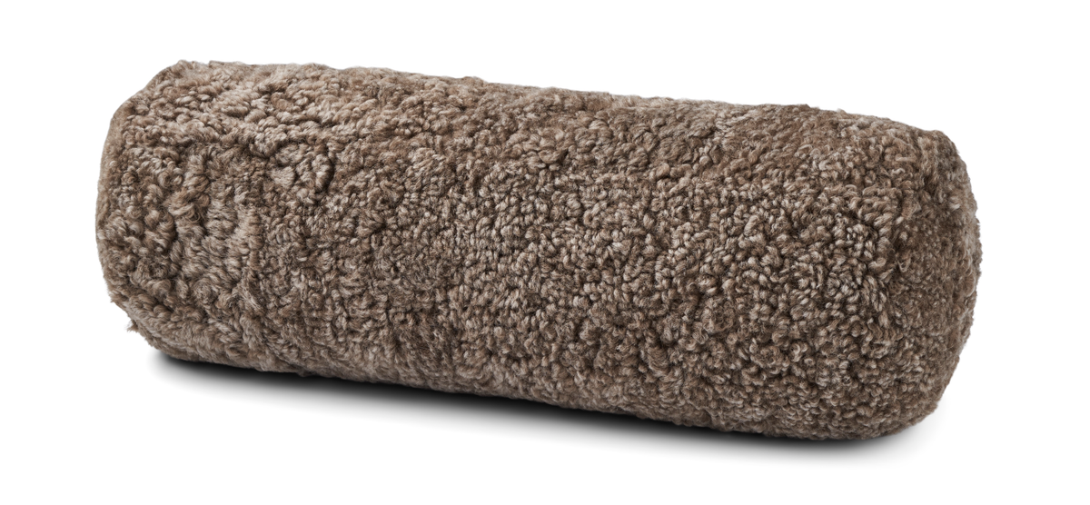 Bolster-tyyny | Lyhyt villa | Lampaannahka | D20xL52 cm Taupe