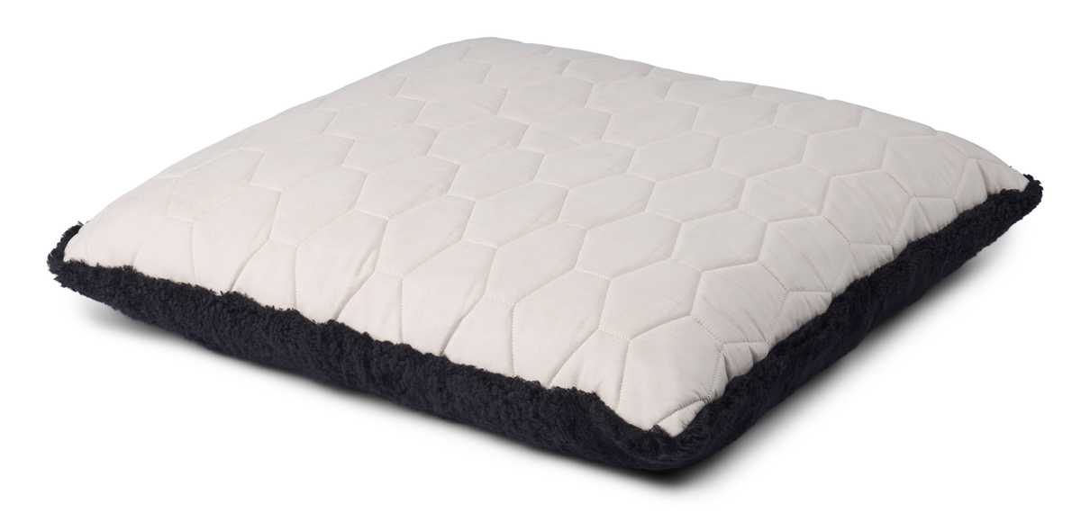 Maxi Float -tyyny | Lyhyt villa | 90x90 cm Musta